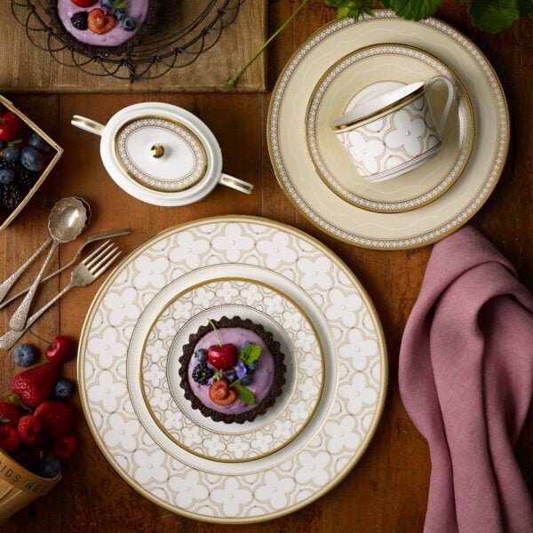 Noritake 20Pcs Dinner Set (Accent Plate) For 4 Person-Trefolio Gold - Image 6